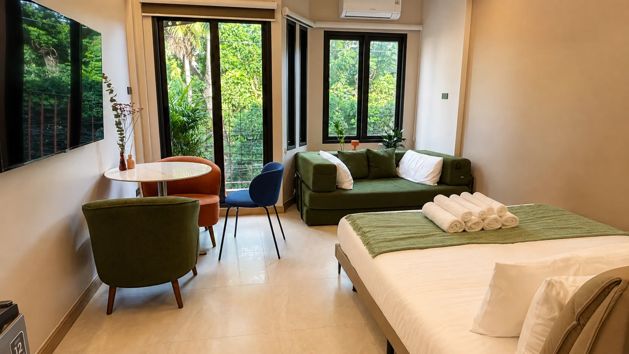 R2 Deluxe Balcony Room at CozyOnTop Ekkamai 42 — photo 8