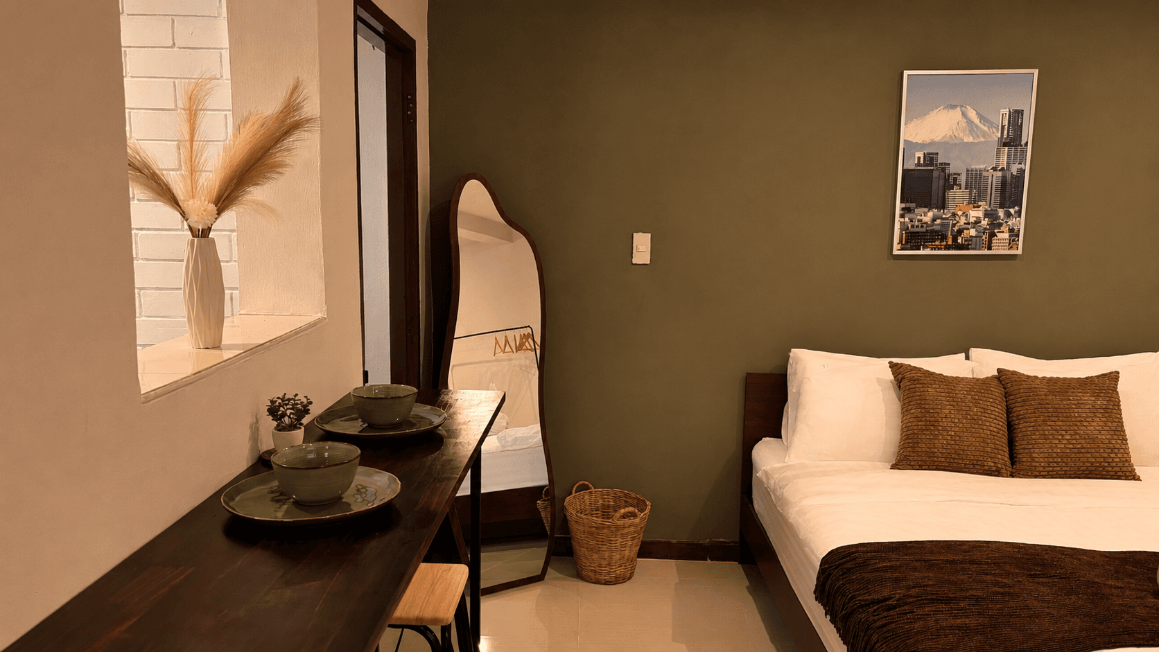 Furnished Bangkok dining for Flexible Living